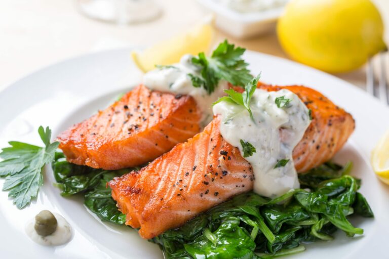 Salmão ao Forno com Molho Branco